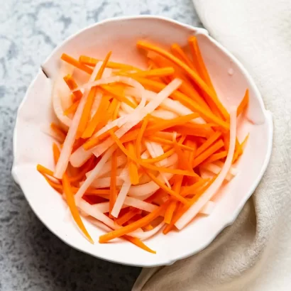 Quick Pickled Carrots and Daikon